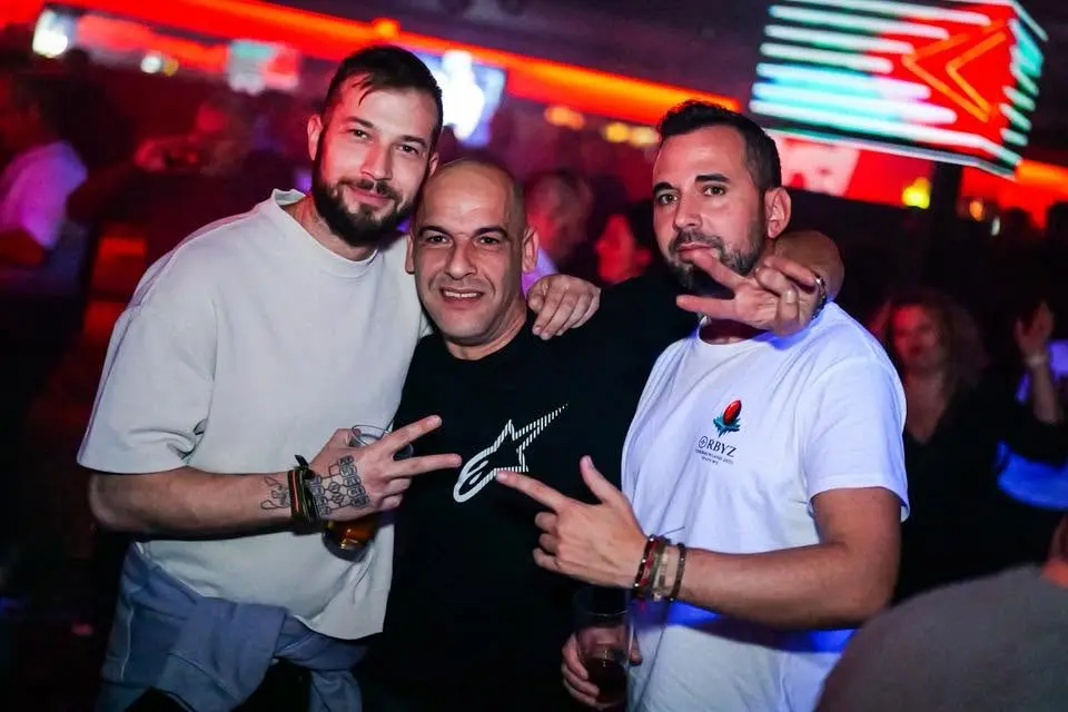 Tardeo en Valdemoro. Tardeo Petardeo en Discoteca Spacio Madrid Sur